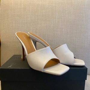 Tony Bianca Flora Mule - White